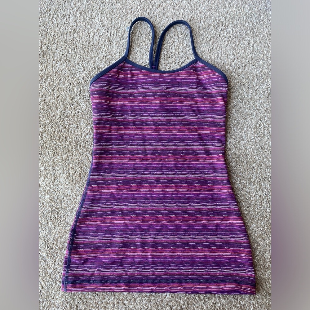 Lululemon tank with built in shelf bra